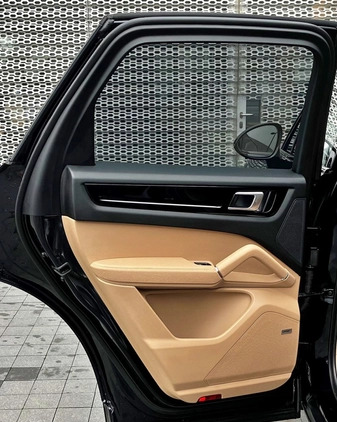 Porsche Cayenne cena 379000 przebieg: 42025, rok produkcji 2021 z Sokołów Małopolski małe 781